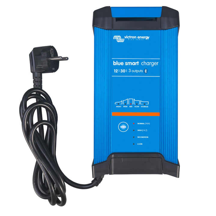 Victron Energy Blue Smart IP22 12-Volt 30 Ampere 230V, 3 Ausgang Ladegerät CEE 7/7, Bluetooth