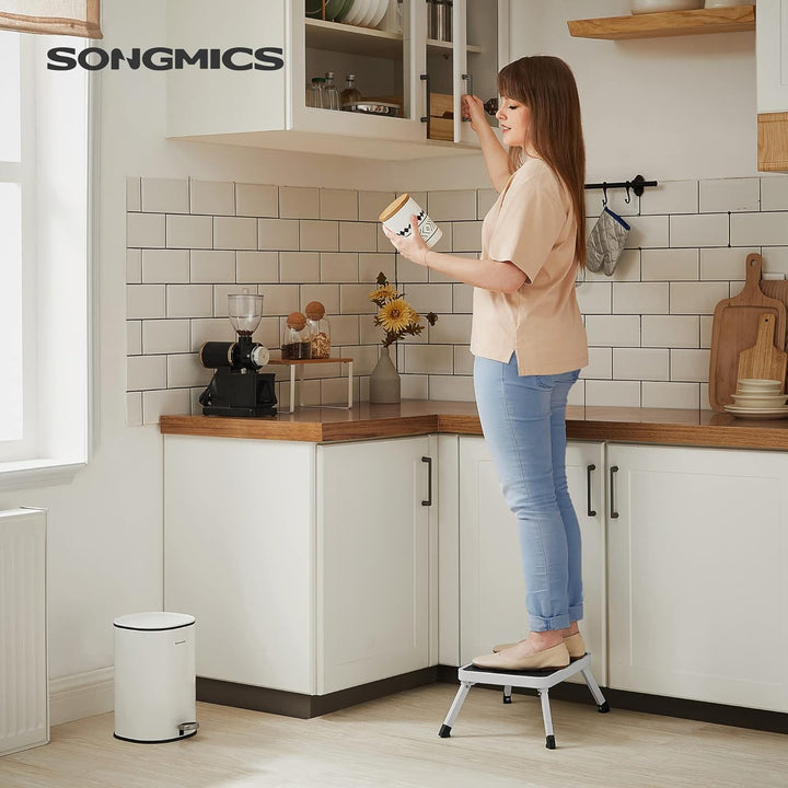 SONGMICS Tritthocker, Trittleiter, Klapptritt, einstufige Leiter aus Stahl, rutschfeste Trittfläche,