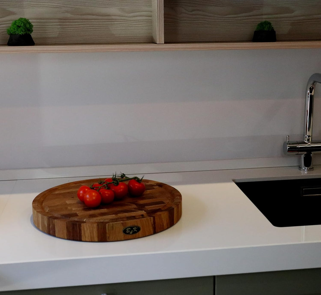 B4K® Schneidebrett aus Eiche Stirnholz 35 × 35 × 4 cm – Massiver Hackblock | Antibakterielles Hirnho