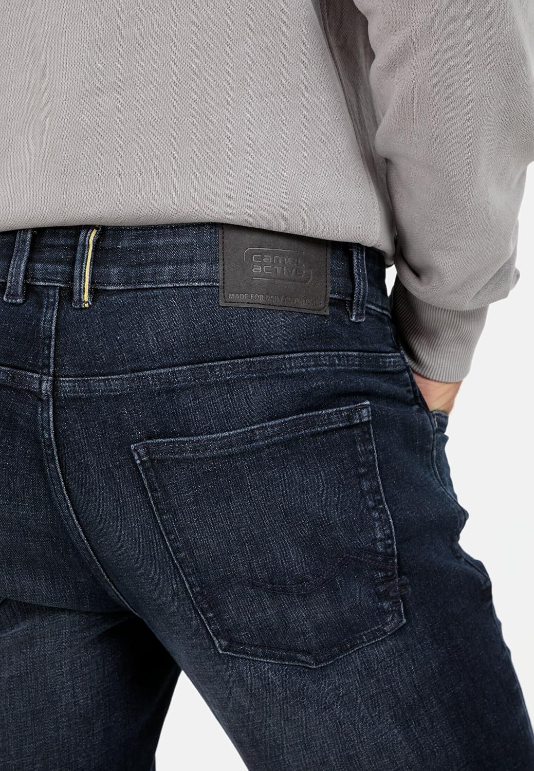 camel active Herren Relaxed Fit fleXXXactive® 5-Pocket Jeans, 31W / 32L