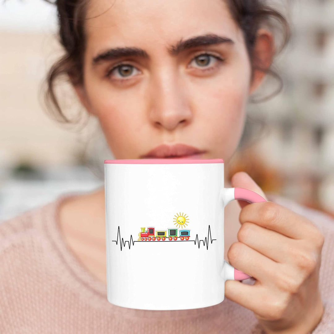 Trendation - Zug Züge Herzschlag Tasse Geschenk für Eisenbahner Zugführer Hobby Geschenkidee (Rosa),