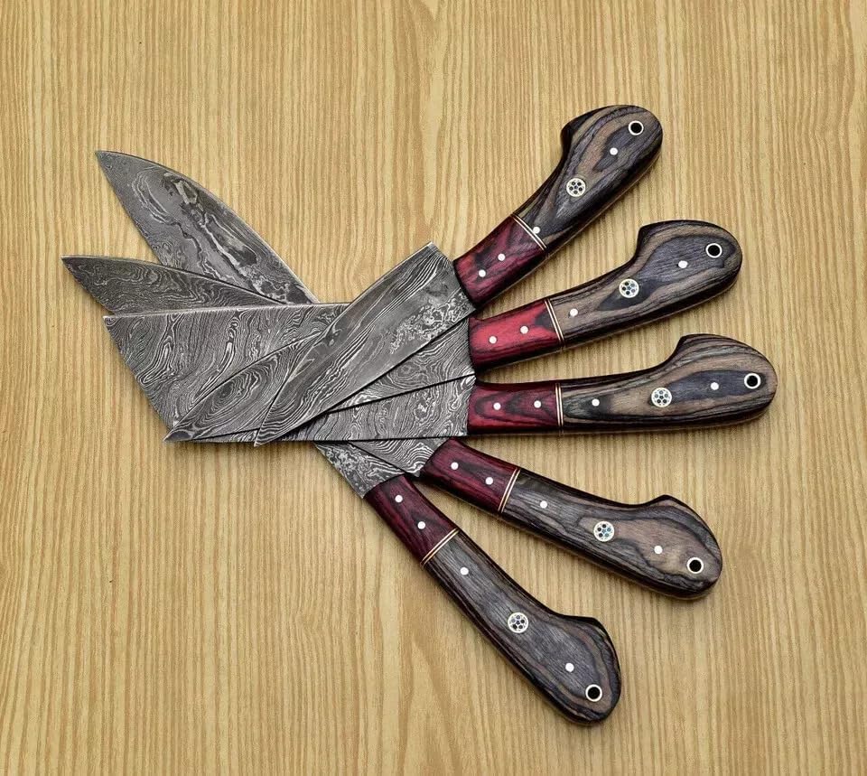Premium Custom Made Damascus Steel 5 pcs Professional Kitchen Chef Knife Set. 8-20 cm Blades Made of