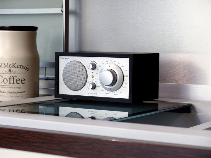 Tivoli Audio Model One UKW-/MW-Radio (Schwarz / Silber), Schwarz / Silber