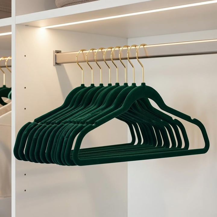50er Set hochwertige Samt Kleiderbügel in der Farbe Dunkelgrün mit Gold Look Haken/Anti-Rutsch/von S