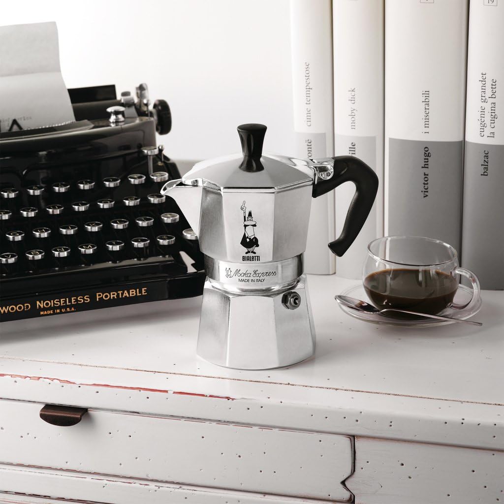 Bialetti - Moka Express: Kultiger Espressokocher für den Herd, macht echten italienischen Kaffee, Mo