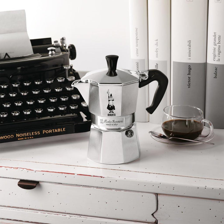 Bialetti - Moka Express: Kultiger Espressokocher auf dem Herd, Macht echten italienischen Kaffee, Mo