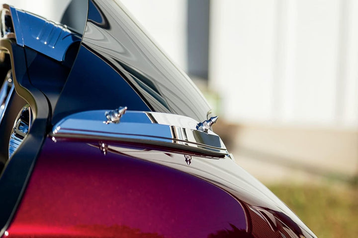 Kuryakyn 5715 Motorradzubehör: Windschutzscheiben-Akzent-Befestigungsspikes/Schrauben für 2015-19 Ha