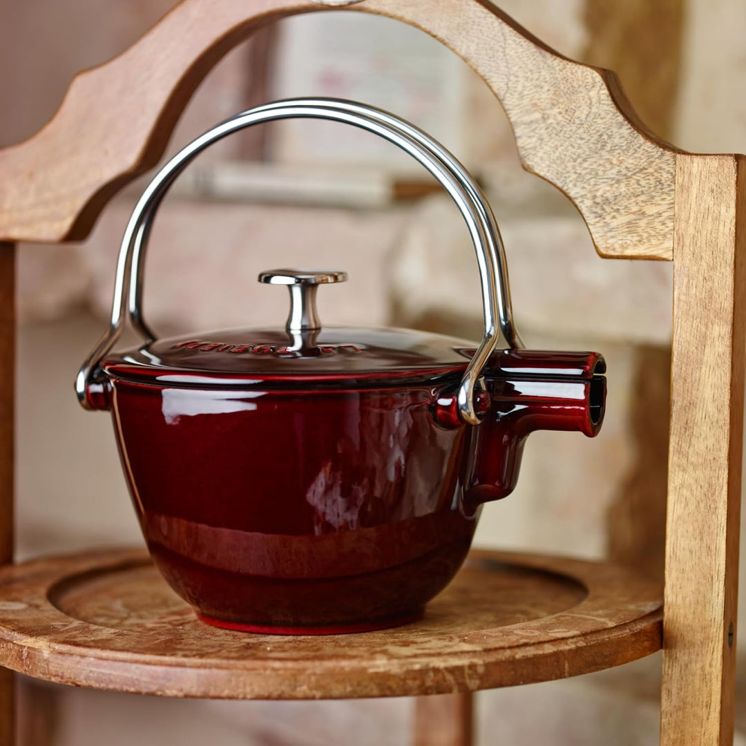 STAUB 1650087 Runder Teekessel, Gusseisen, Grenadine 1 Quart Grenadine, 1 Quart Grenadine