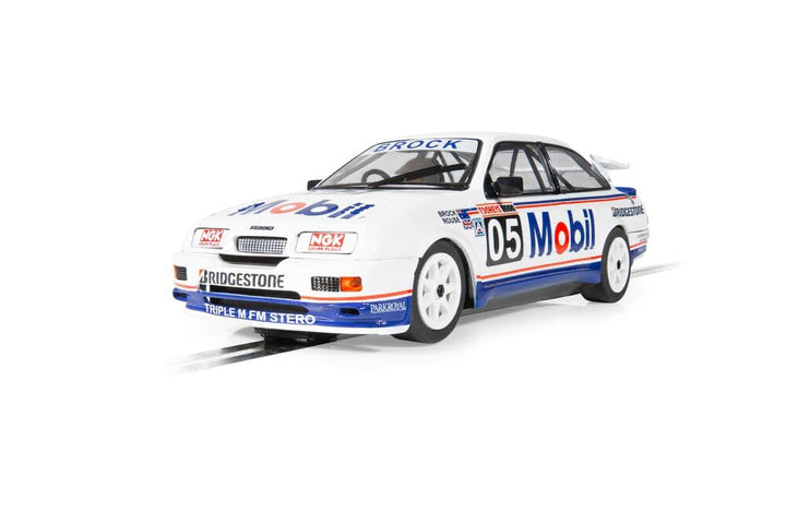 Scalextric Cars – C4505 Ford Sierra RS500 – Peter Brock Bathurst 1989 – Spielzeug-Schlitzauto zur Ve