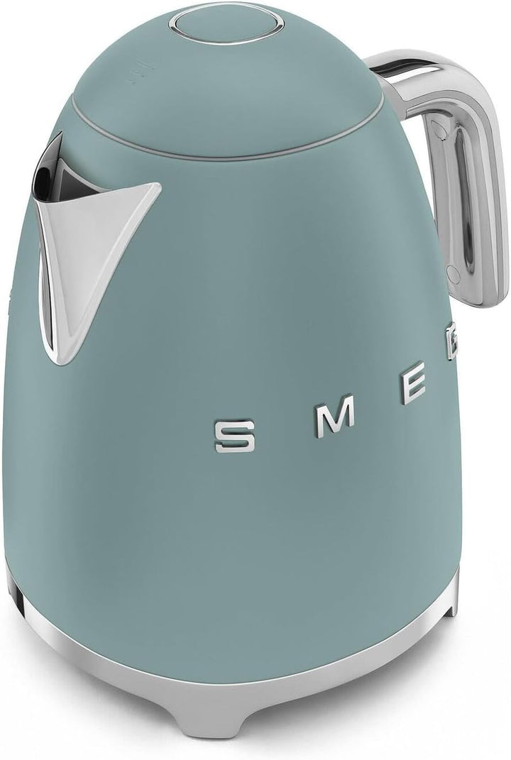 Smeg KLF03EGMEU kettle Smaragdgrün, Ästhetik im Stil der 50er years