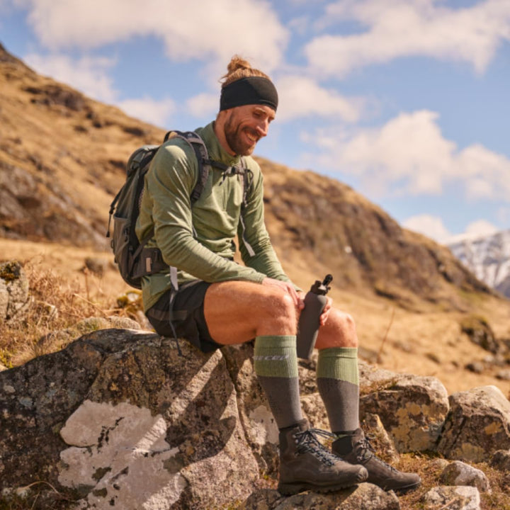 CEP - HIKING MAX CUSHION COMPRESSION MERINO SOCKS für Herren | Knielange Wandersocken mit Kompressio