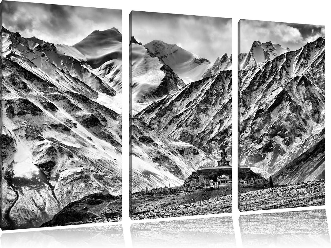 Pixxprint Monocrome, Einsamer Tempel an verschneiten Bergen in Tibet 3-Teiler Leinwandbild 120x80 Bi