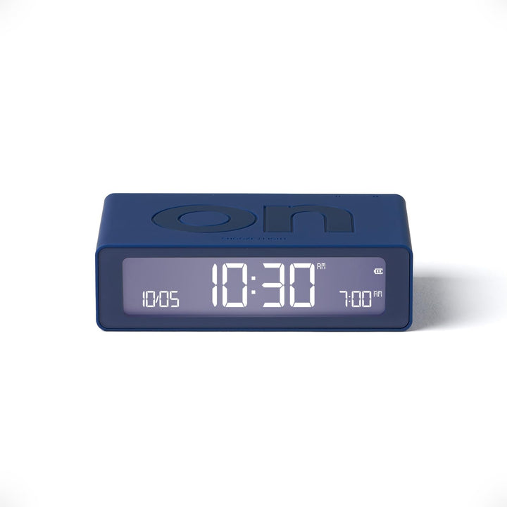 Lexon Flip Mini Reisewecker, digitaler LED-Wecker mit On/Off-Funktion, Einstellbarer Helligkeit, wie