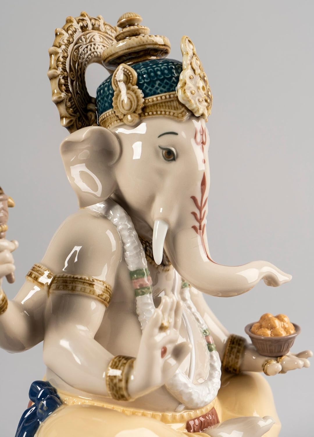 LLADRÓ Lord Ganesha Figurine. Ganesha. Porzellan.