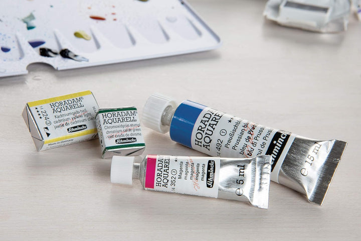 Schmincke – HORADAM AQUARELL Leerkasten für 10 x 15 ml Tuben, 74 910 097, schwarzer Metallkasten mit