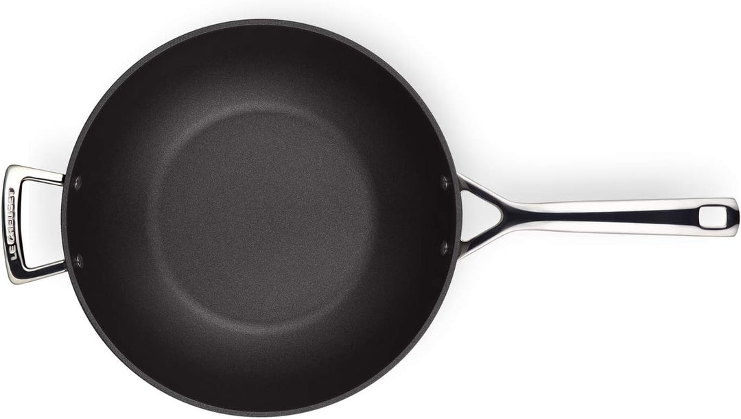 Le Creuset Aluminium-Antihaft Wok-Pfanne mit Gegengriff, Ø 30 cm, Für alle Herdarten inkl. Induktion