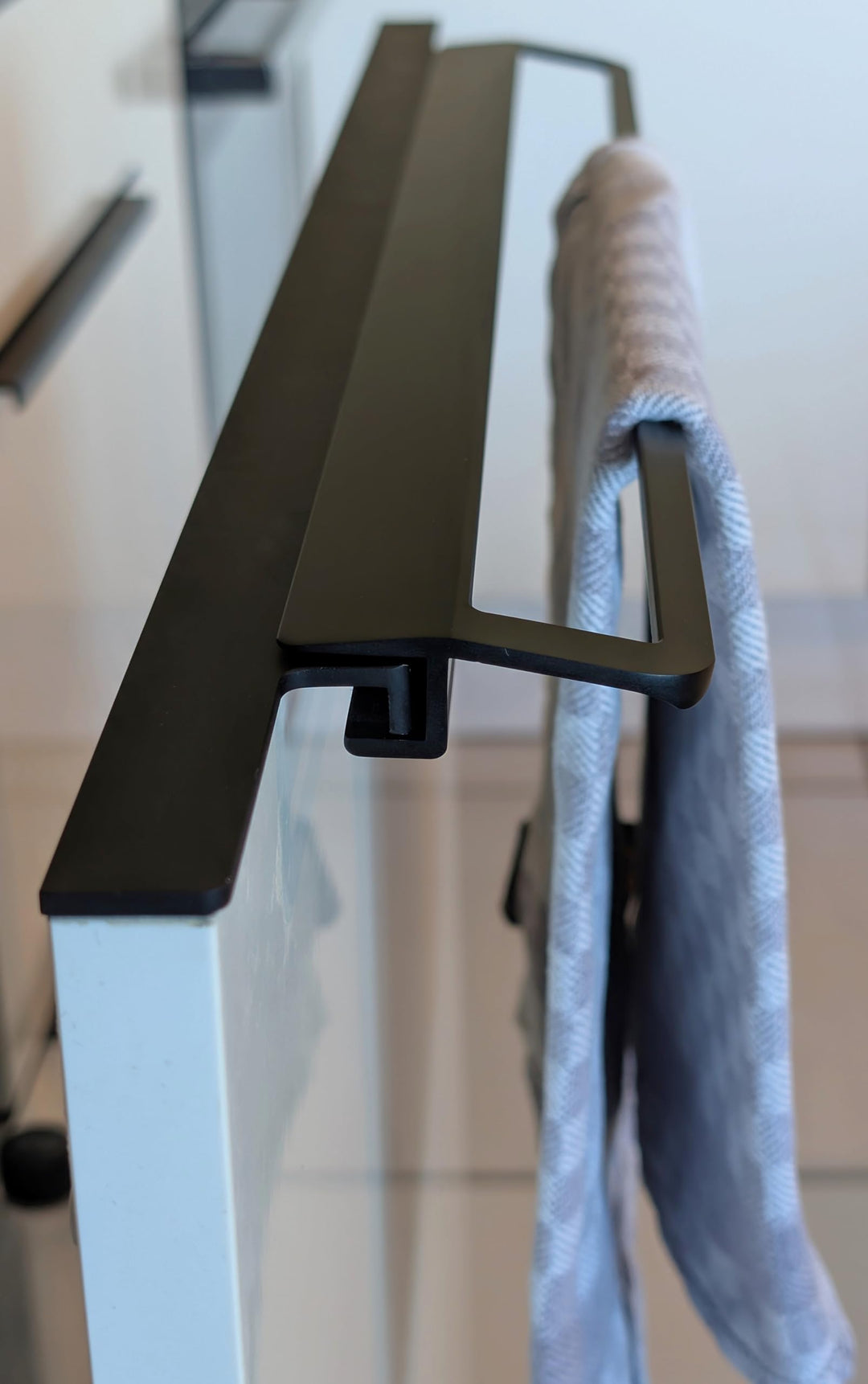 HANDTUCHHALTER GESCHIRRTUCHHALTER SCHWARZ ELOXIERT 270mm FÜR GRIFFLEISTEN IN KÜCHE Bad OHNE Bohren Z