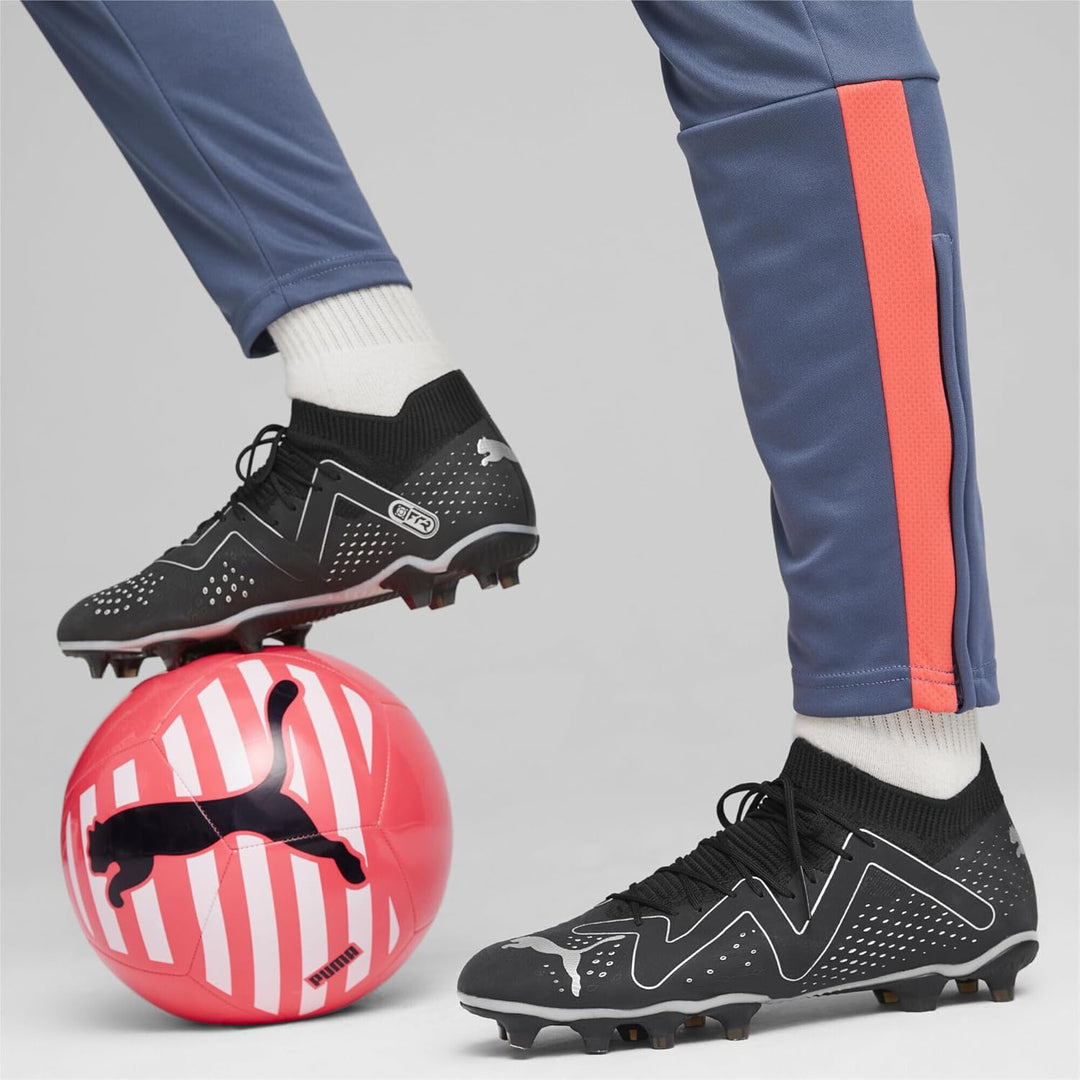 PUMA Herren Future Match Tt Fussballschuh 42 EU Puma Schwarz Puma Silber, 42 EU Puma Schwarz Puma Si