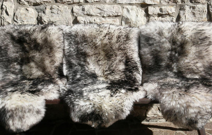 Lammfell Schwarzwald 100-110 cm echtes Merino Schaffell kuschelig weich Teppich ökologische Gerbung