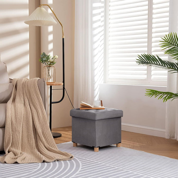 BRIAN & DANY Faltbarer Sitzhocker Samt mit Stauraum und Deckel mit Holzfüssen, 40 x 40 x 40 cm, Grau