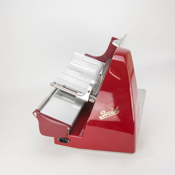 Berkel Home Line 250, Premium-Aufschnittmaschine in Rot + passendes Einlegebrett aus Weinfassholz, S