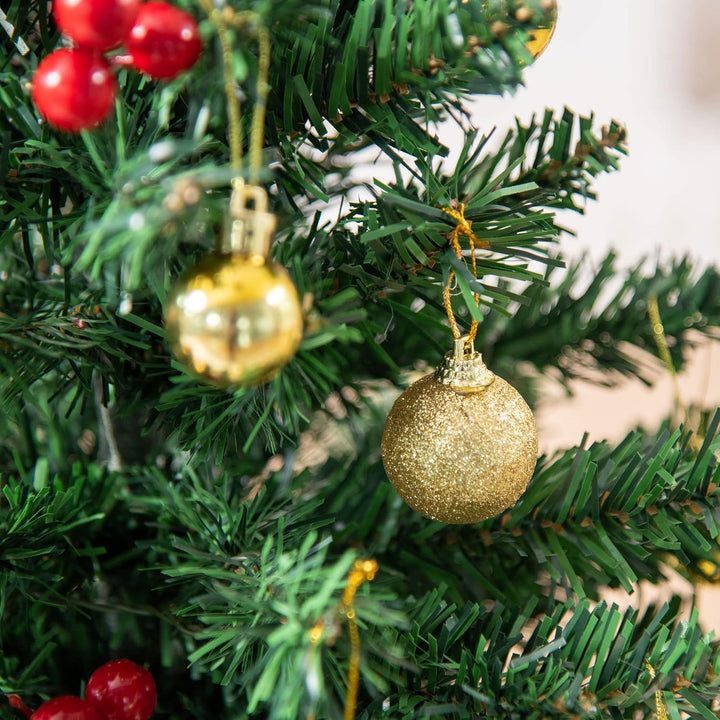 HOMCOM Weihnachtsbaum Klein, Mini Christbaum mit Stechpalmenbeeren, 15 LED-Lichtern und Kugeln, Küns