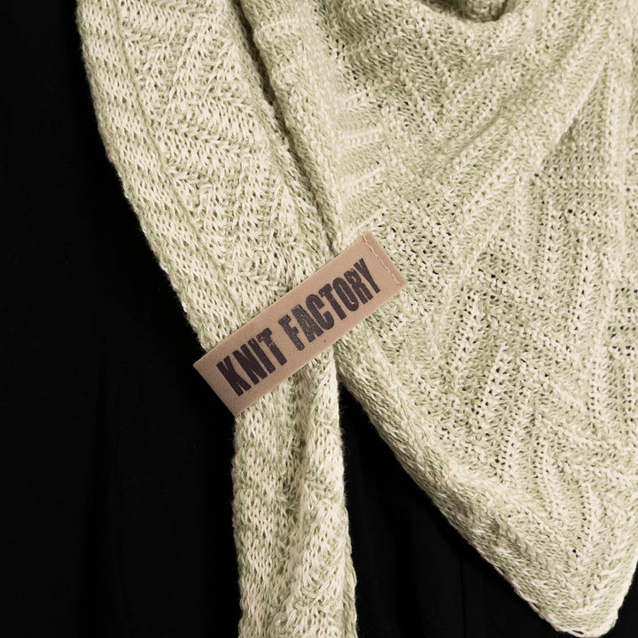 KNIT FACTORY - Dreiecksschal Vera - Damen Strickschal mit Wolle - Umschlagtuch für den Herbst und Wi
