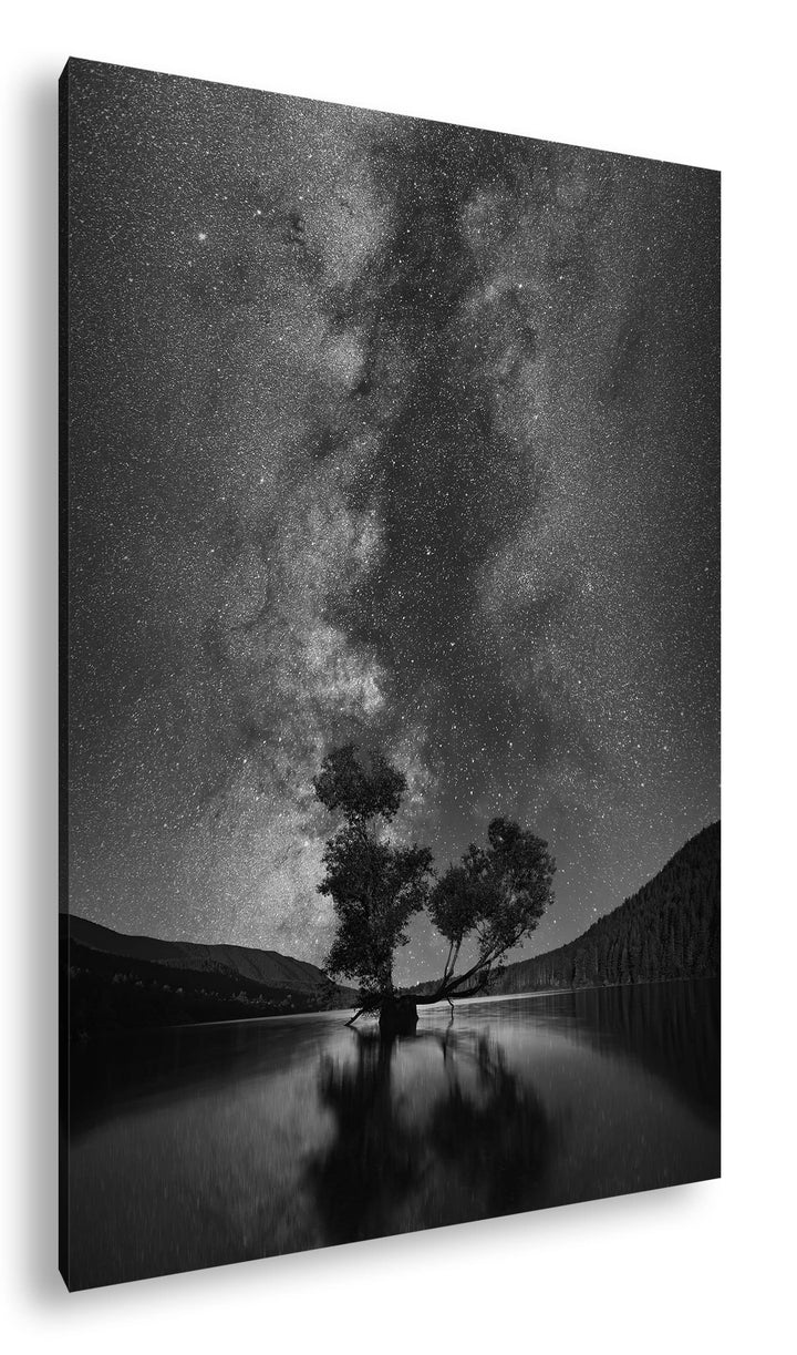 deyoli magische Nacht am See Effekt: Schwarz&amp;Weiss, Format: 80x60 als Leinwandbild, Motiv fertig ger