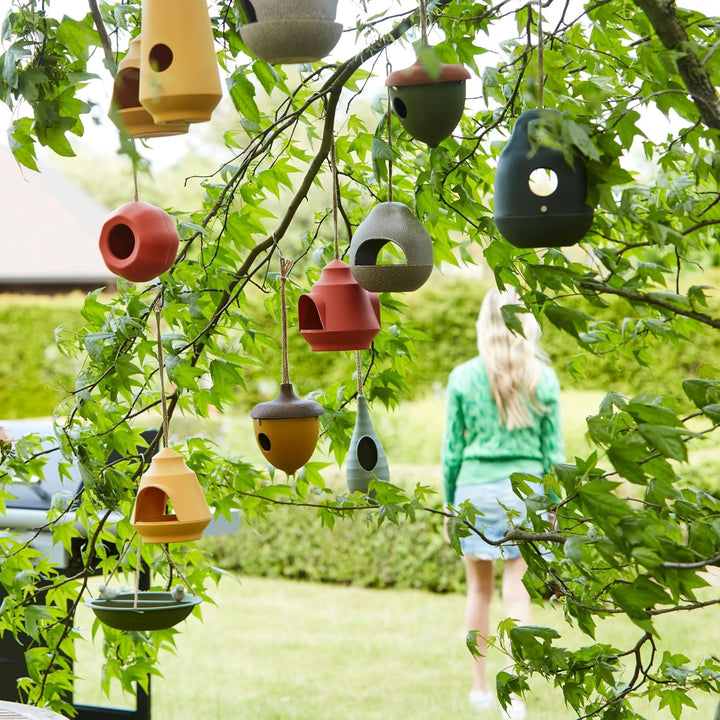 Point-Virgule Nistkästen für vögel, Vogelhaus zum aufhängen, aus Bambusfasern, Ockergelb ø 15cm H 28