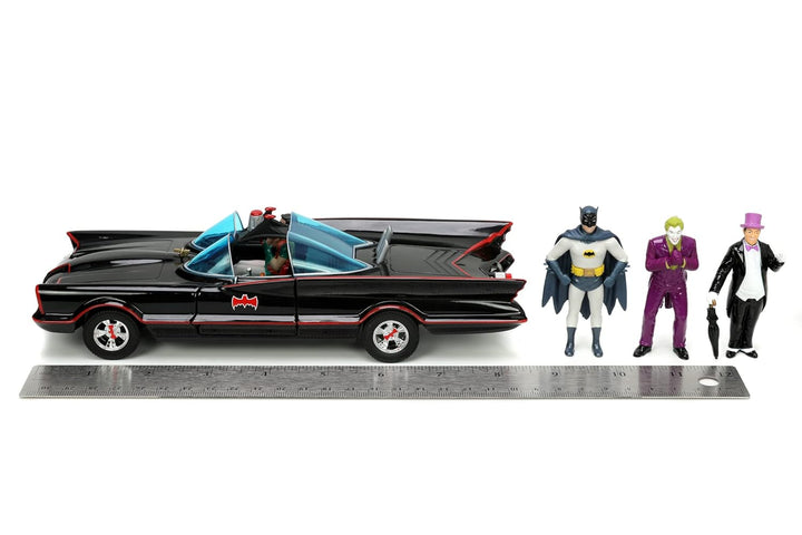 Jada Toys DC Batmobil 1966 Deluxe mit 4 Figuren - hochwertiges Modell-Set zur Batman Classic TV-Seri