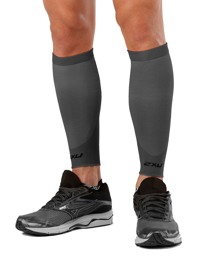 2XU Herren Compression Calf Sleeves Kompressions-Wadenbandagen, Schwarz, Grösse XS XL Titan/Schwarz,