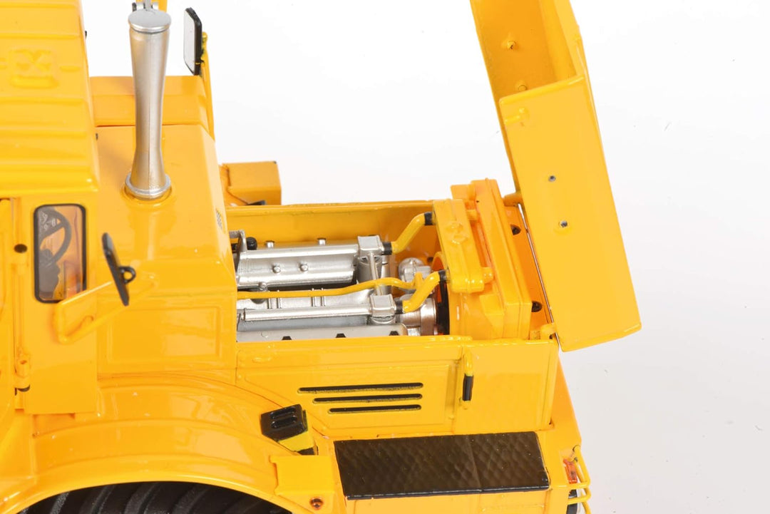 Schuco 450770800 Other License Kirovets K-700 T, Traktor mit Anhänger, Modellauto, 1:32, gelb