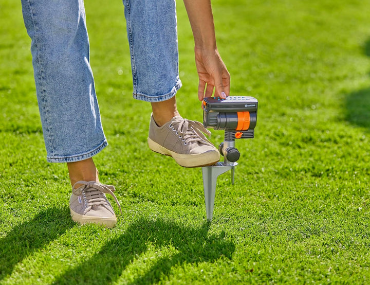 Gardena Oszillierender Sprinkler „ZoomMaxx“ auf Metallstufenspitze Schwingend