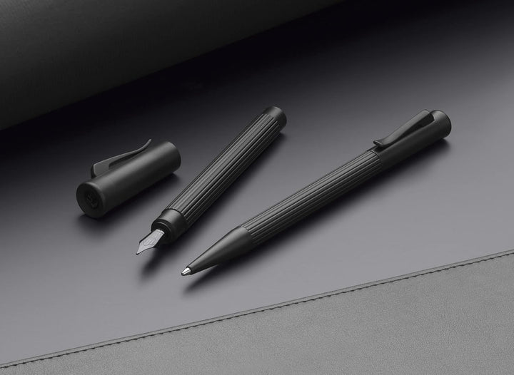 Graf von Faber-Castell 141763 - Füllfederhalter Tamitio Black Edition, Federbreite B, 1 Stück Füller