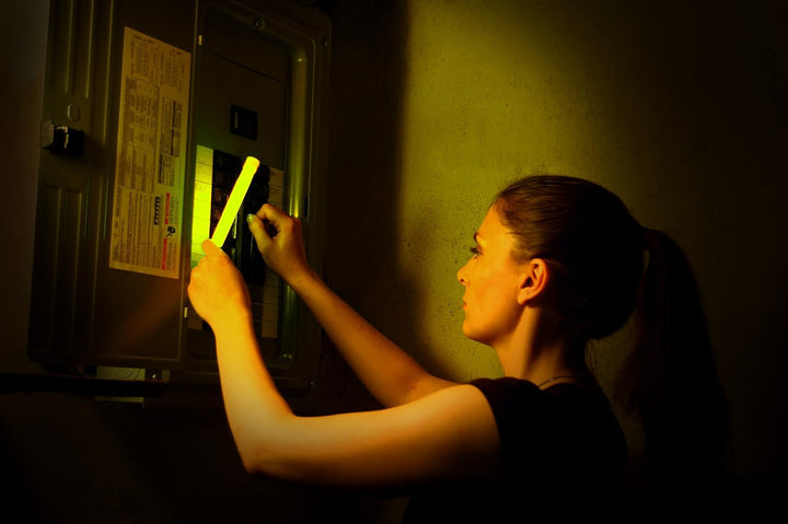 Cyalume SnapLight Knicklichter in Gelb (100-er Pack) - 15 cm Glow Sticks mit Haken am Ende - ultra h