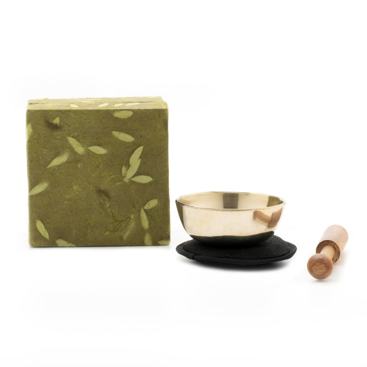 Mini Klangschale in grüner Geschenkbox inkl. Unterlage und Holzklöppel I Zarter Klang für feines Hör