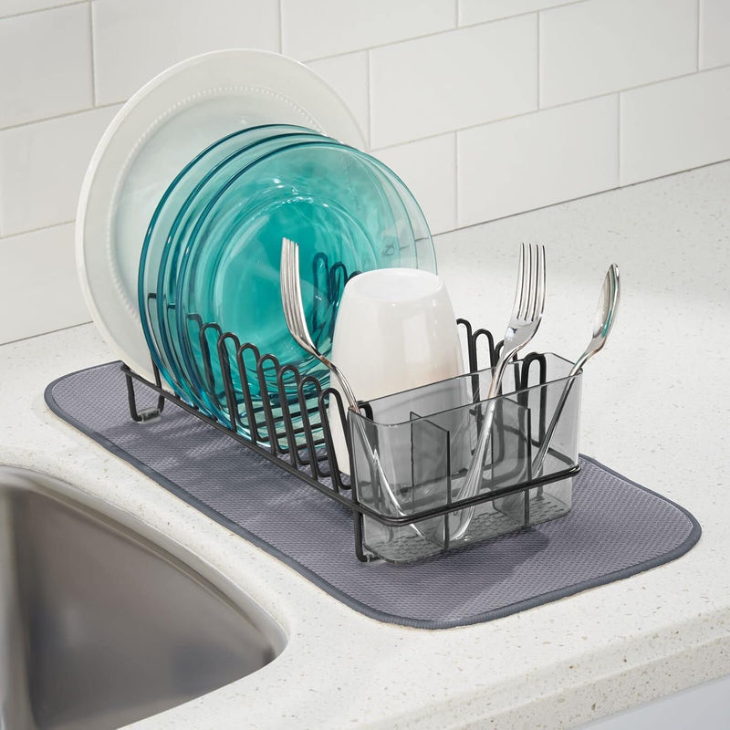 mDesign Geschirrabtropfer - Plastik-Abtropfablage für Spüle - tolles Abtropfgestell - bis zu 15 Tell