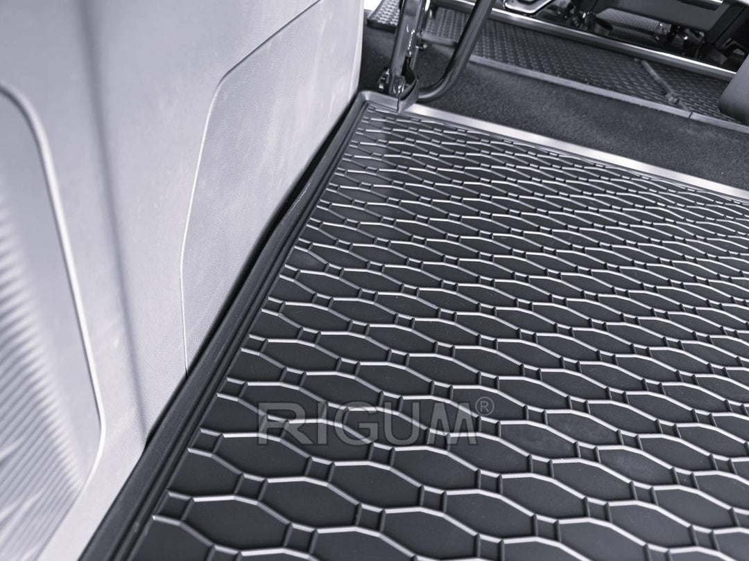 Gummi Kofferraummatte passend für Ford Transit Custom L2 ab 2024/für VW T7 Caravelle L2 ab 2025 (Lan