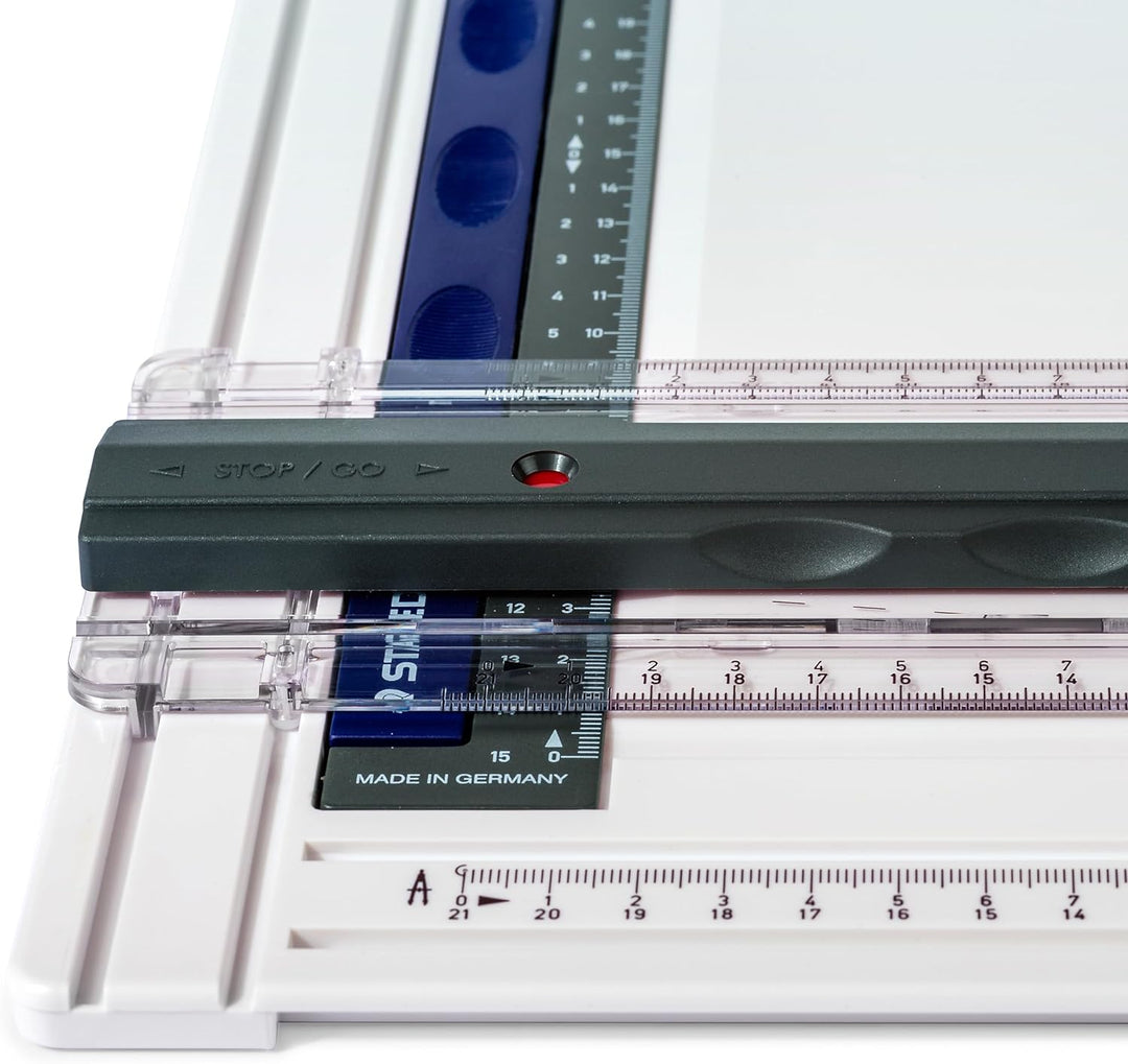 STAEDTLER Zeichenplatte Mars, DIN A4, hohe Qualität Made in Germany, weiss, aus schlag- und bruchfes