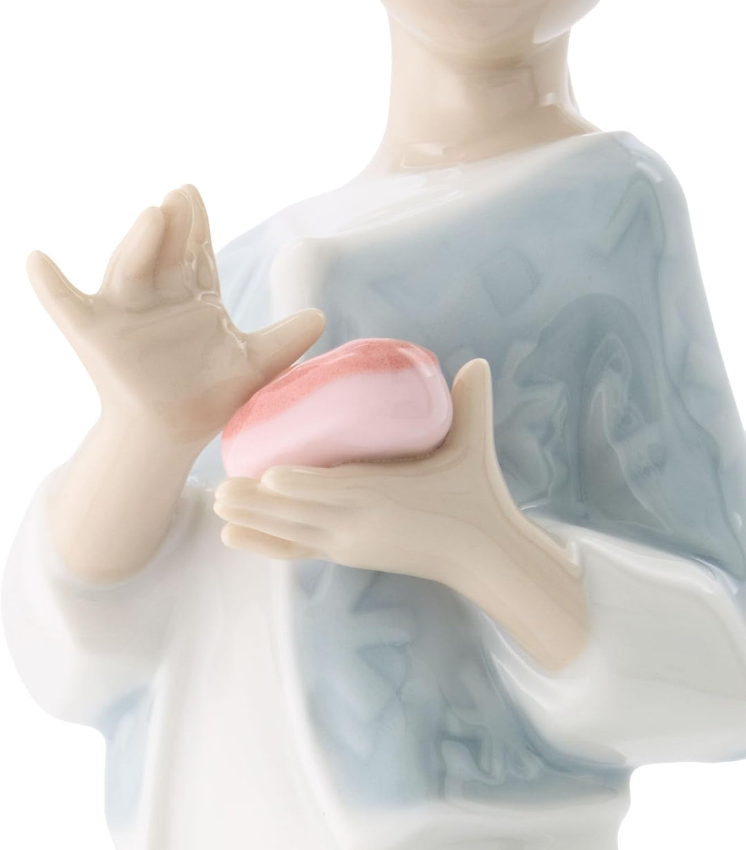 NAO 02001588 Dekofigur/Porzellanfigur A Gift from The Heart, Mädchen mit Geschenk