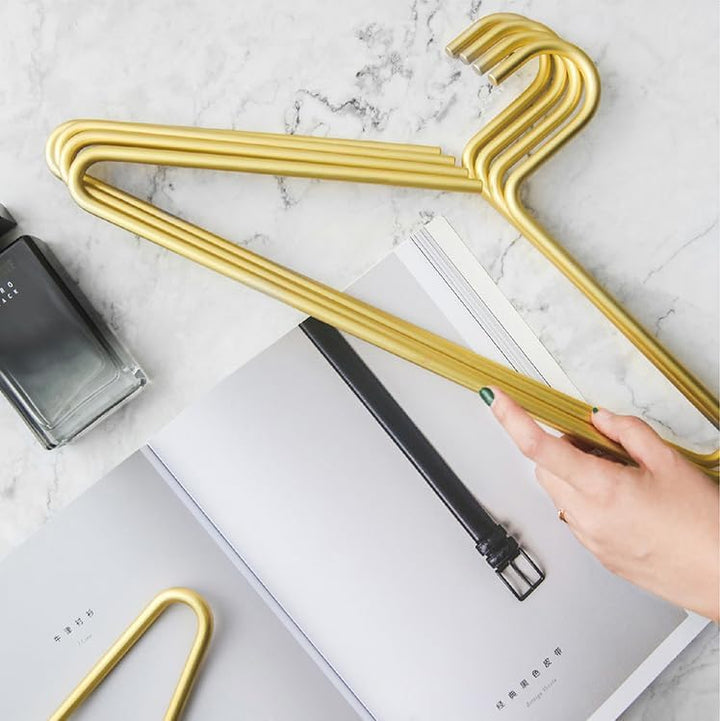 Premium Matte Gold Aluminium Kleiderbügel - 6er Pack, 41,5 cm Extra Glatt & Dual Metall Hemd Bügel,