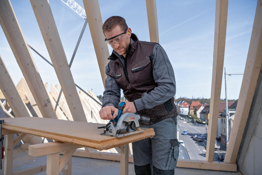 Bosch Professional 18V System Akku-Kreissäge GKS 18V 57-2L (linksseitiges Blatt, kohlenloser Motor,