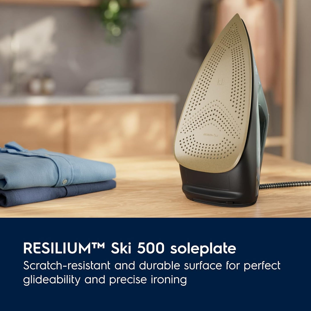 Electrolux Renew 800 Dampfbügeleisen E8SI2-8OG mit Frontbeleuchtung und Dampftaste, kratzfeste Bügel