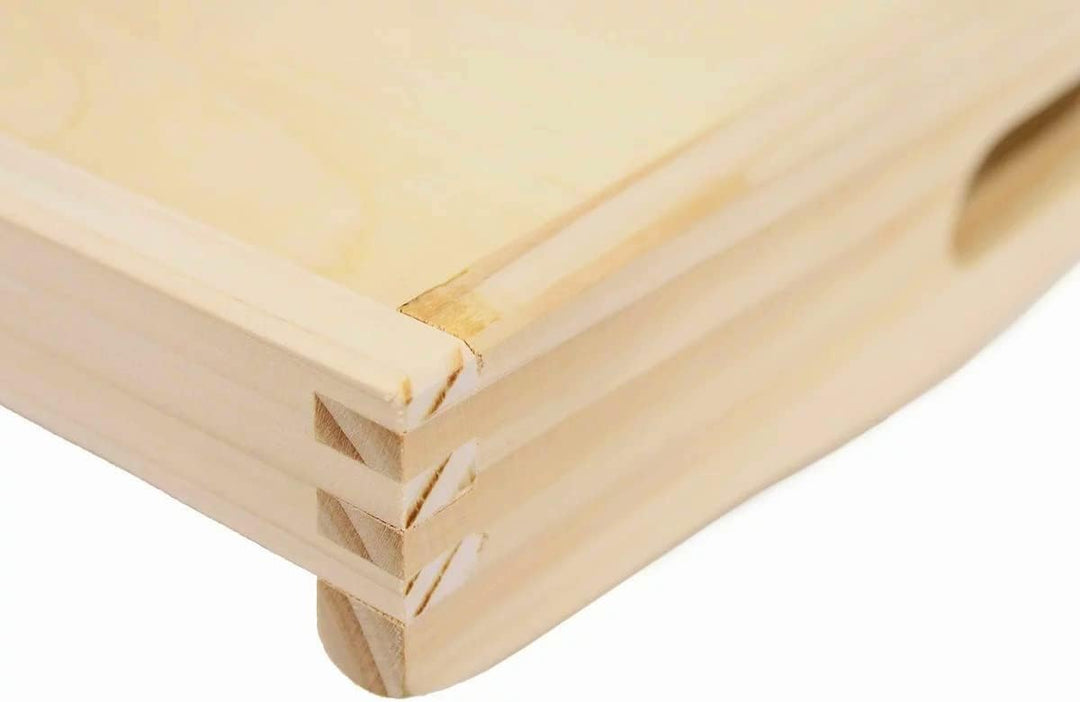 Wooden World Mittleres Holztablett Servierbett Frühstück mit Griffen natur lackiertes Holz 35 x 25 x