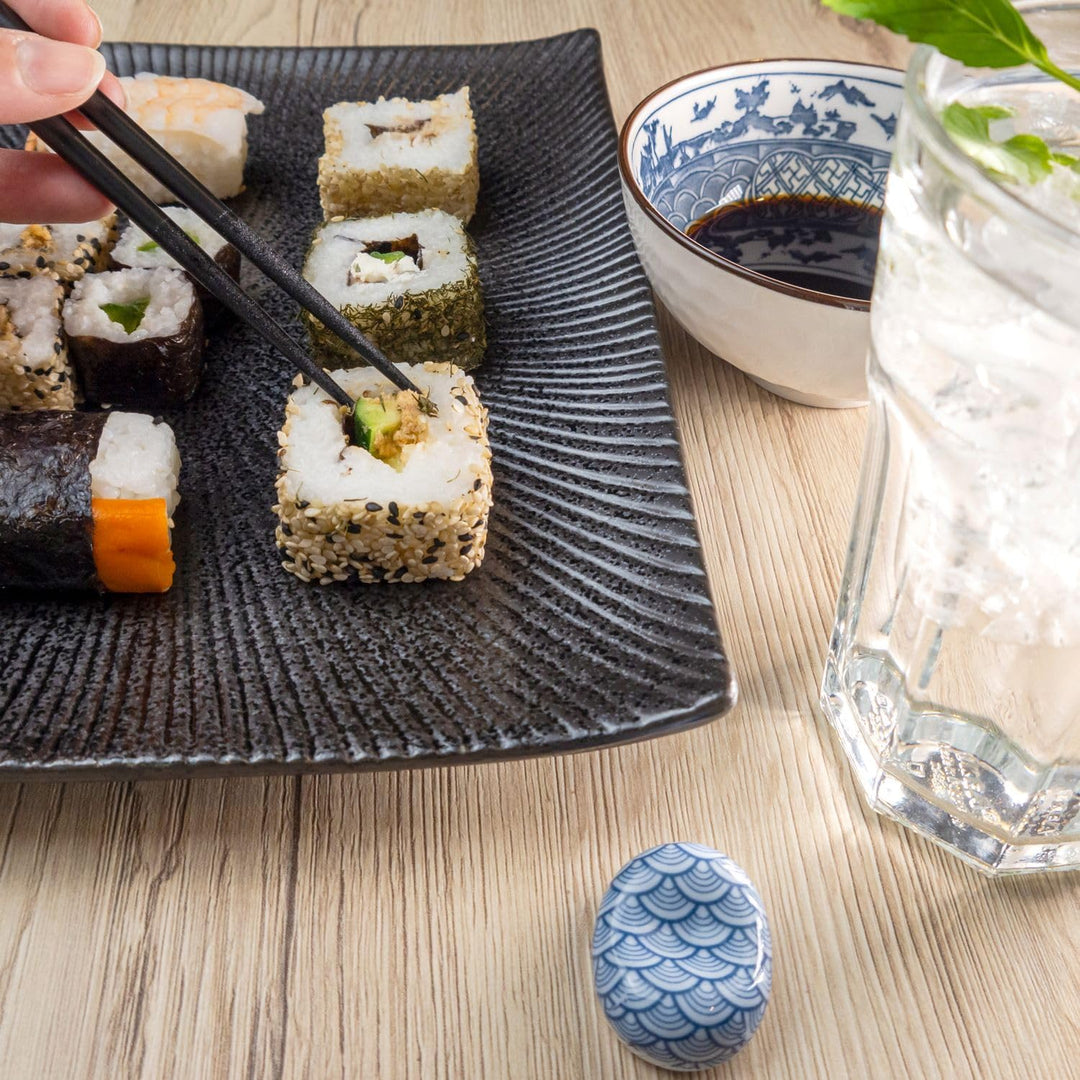 INTIRILIFE Sushi Platte Servier Teller aus Porzellan in Schwarz - 26 x 23.4 x 3.8 cm - Japanisches S