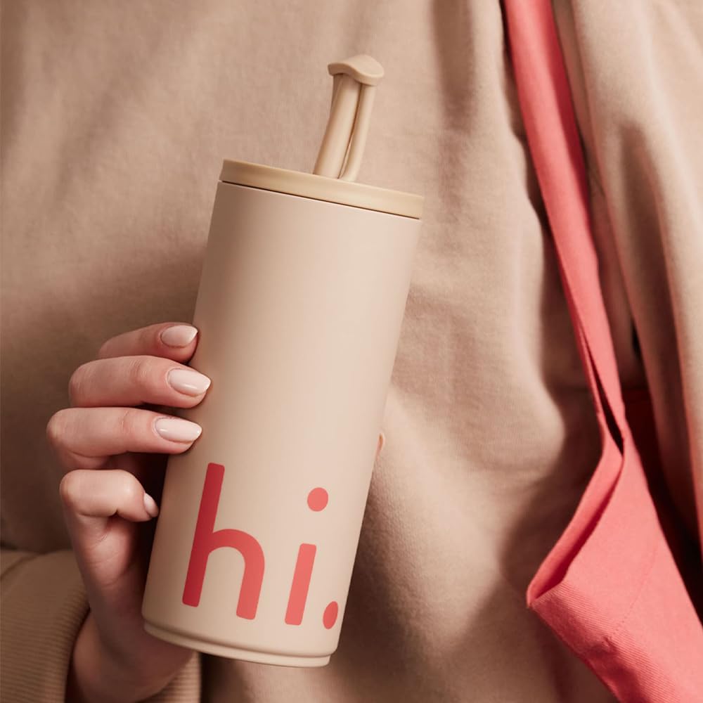 Design Letters Kaffeebecher 500 Ml | Becher mit Deckel & Strohhalm | Travel Mug BPA/BPS frei | Kaffe