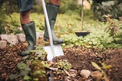 Fiskars Teleskop-Spaten für schwere, steinige Böden, Spitz, Länge: 111 - 130 cm, Verstärktes Borstah