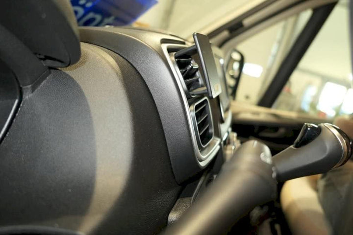 Brodit | ProClip Fahrzeughalter 855752 | Made IN Sweden | Mittelbefestigung | für linkslenkende Fahr