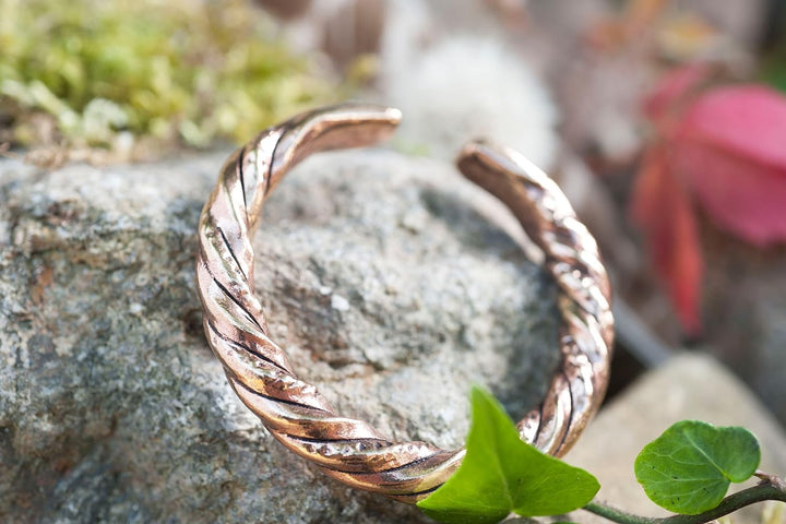 Windalf Skandinavischer Bronze Armreif FRAYA Ø 5.2 cm Gekordelteer Armschmuck Bohemia Keltenschmuck