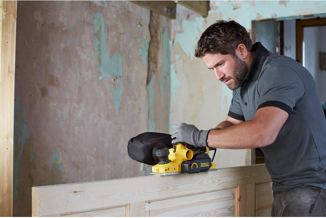 Stanley FatMax Elektrohobel FME630K (750 Watt, 82mm Hobelbreite, umschaltbarer Spanauswurf, plangefr